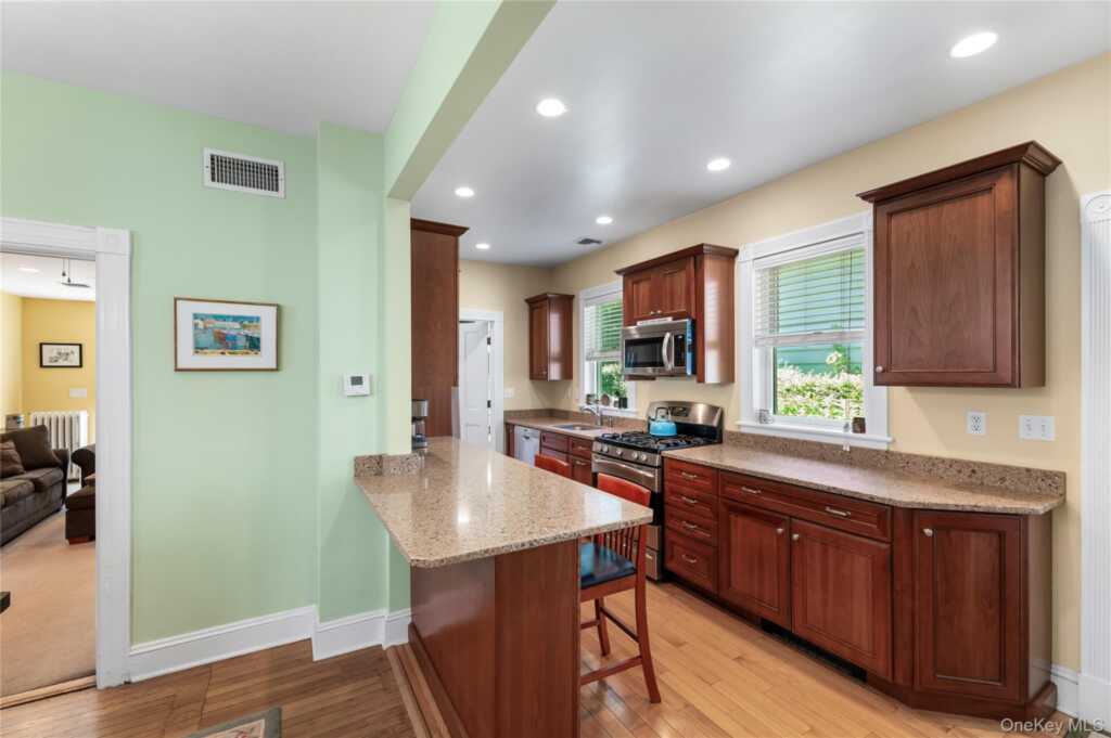 35 4th Avenue, Nyack, NY 10960 - Photo 16 of 41