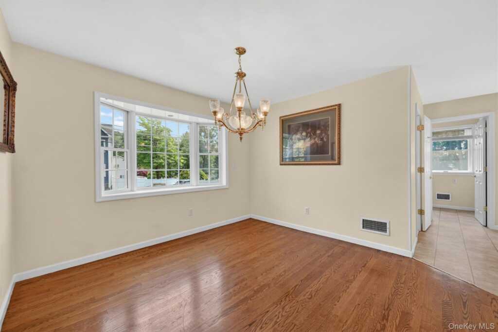 106 Cedar Avenue, Pearl River, NY 10965 - Photo 13 of 34