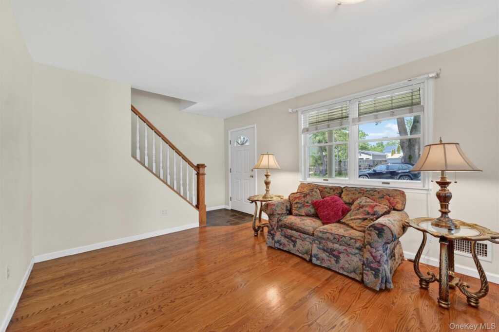 106 Cedar Avenue, Pearl River, NY 10965 - Photo 14 of 34