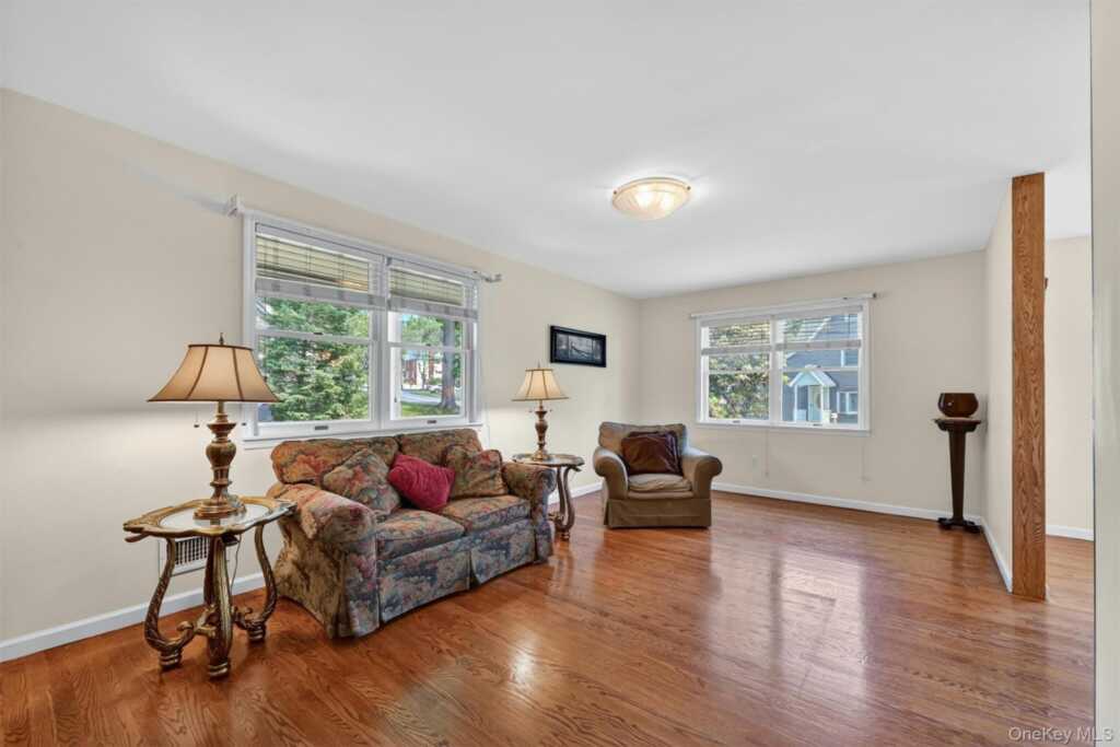 106 Cedar Avenue, Pearl River, NY 10965 - Photo 15 of 34