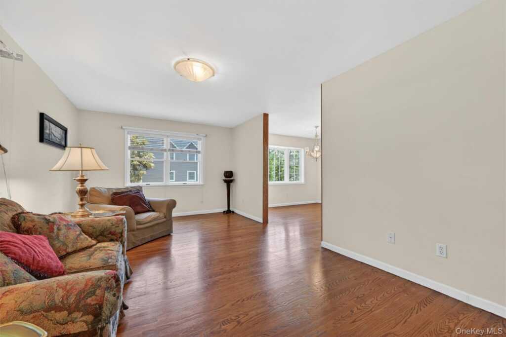 106 Cedar Avenue, Pearl River, NY 10965 - Photo 16 of 34