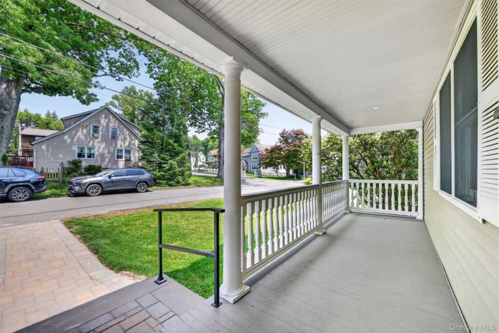106 Cedar Avenue, Pearl River, NY 10965 - Photo 4 of 34