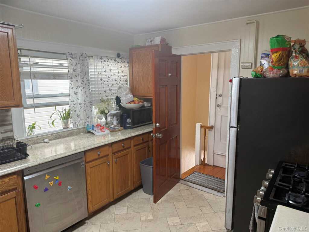 140 Terrace Avenue, Rye, NY 10573 - Photo 12 of 16