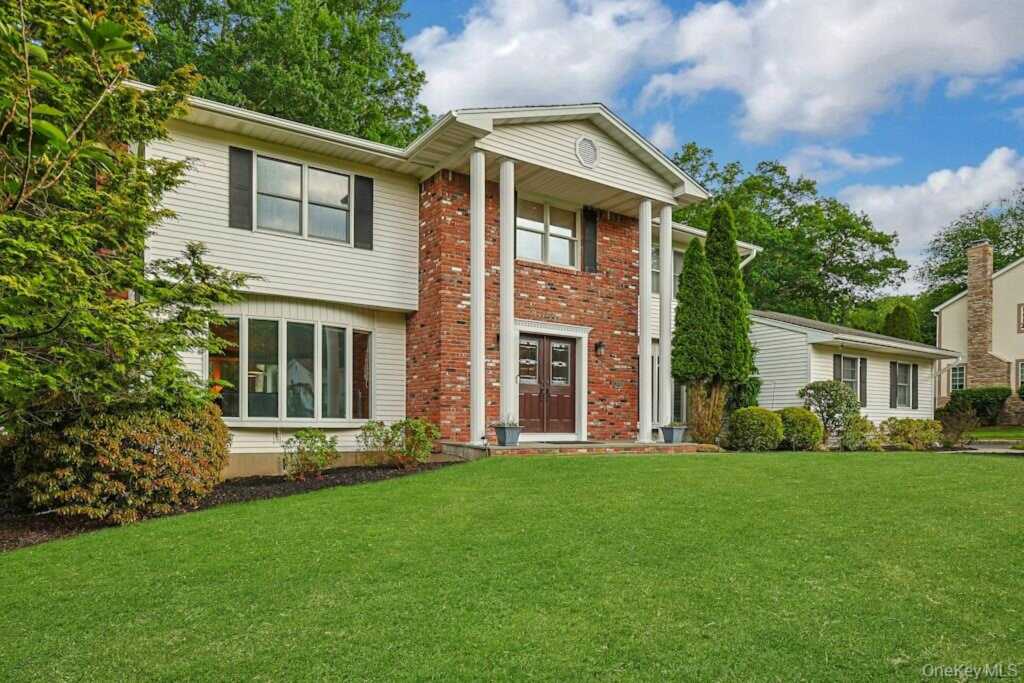 27 Rochelle Drive, New City, NY 10956 - Photo 2 of 38