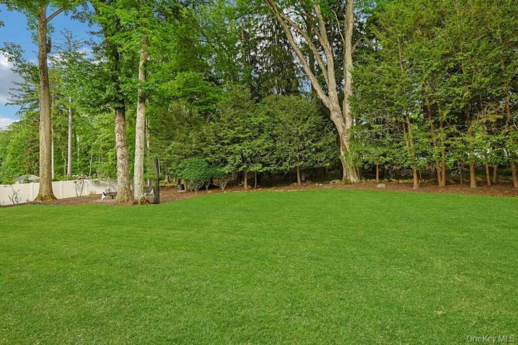 27 Rochelle Drive, New City, NY 10956 - Photo 9 of 38
