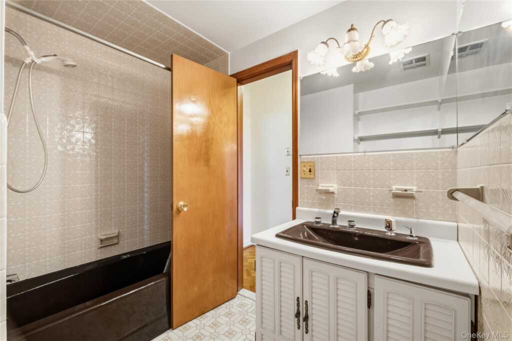 29-31 Edgewood Park, New Rochelle, NY 10801 - Photo 14 of 42
