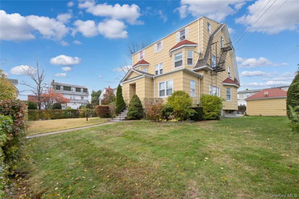 29-31 Edgewood Park, New Rochelle, NY 10801 - Photo 3 of 42