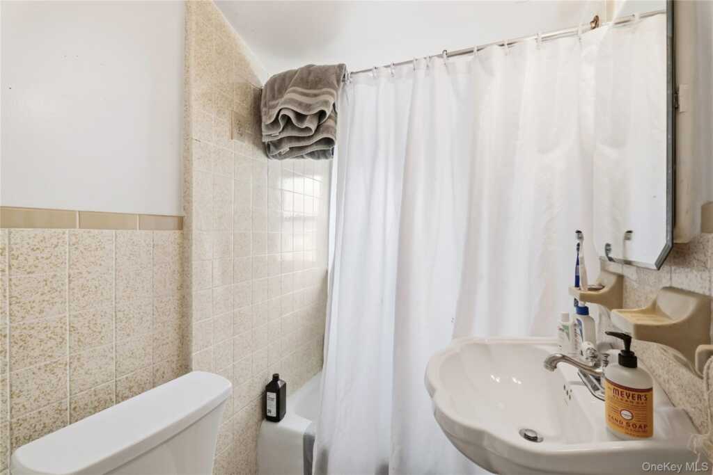 29-31 Edgewood Park, New Rochelle, NY 10801 - Photo 34 of 42
