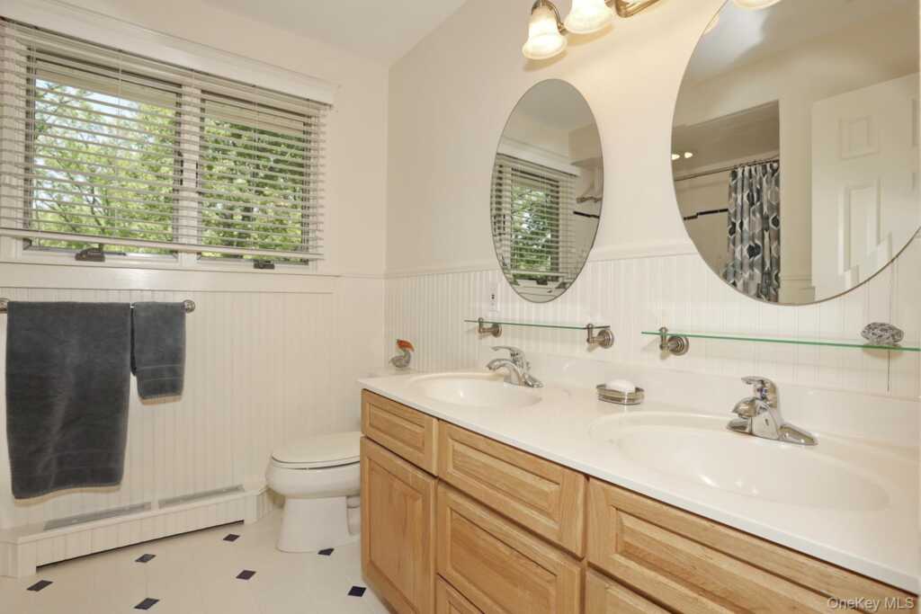 245 W Central Avenue, Pearl River, NY 10965 - Photo 32 of 50