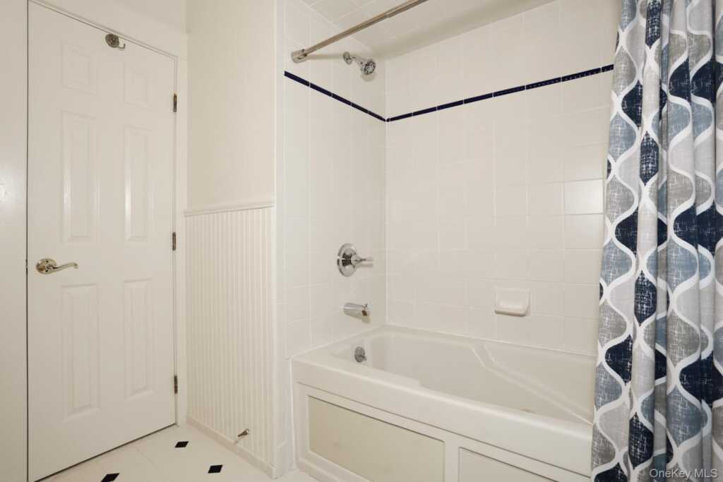 245 W Central Avenue, Pearl River, NY 10965 - Photo 33 of 50