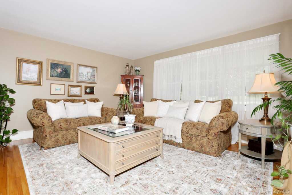 245 W Central Avenue, Pearl River, NY 10965 - Photo 7 of 50