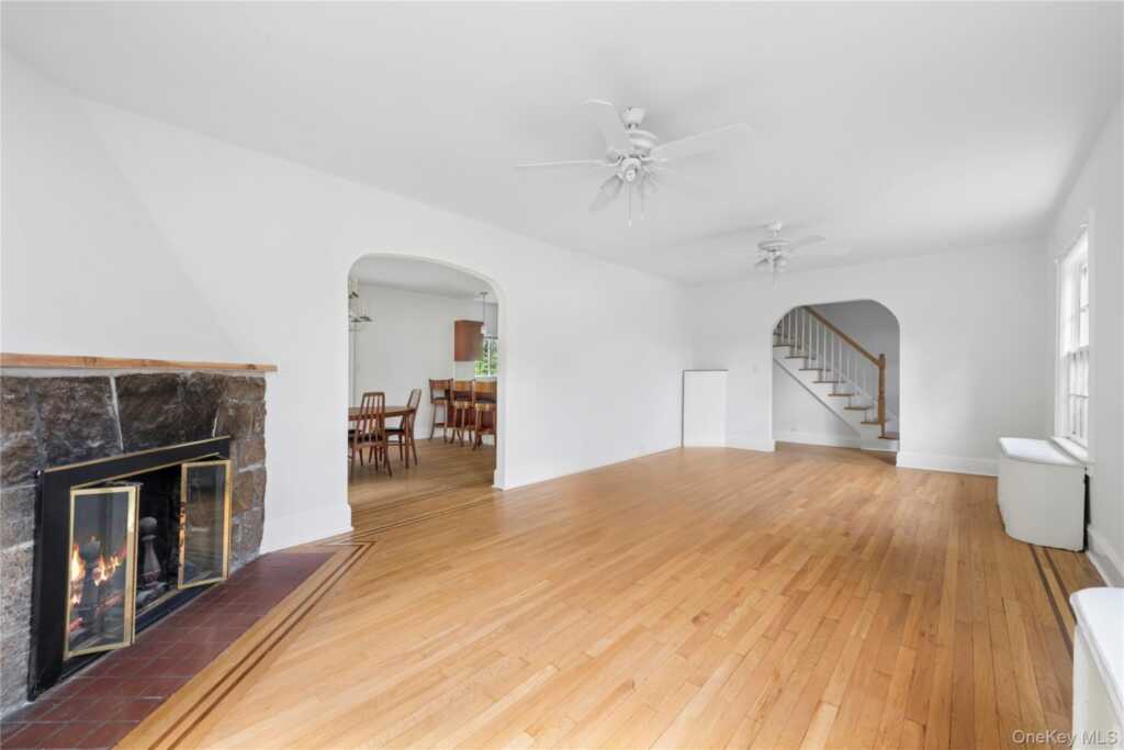 17 Old Orchard Road, New Rochelle, NY 10804 - Photo 21 of 32