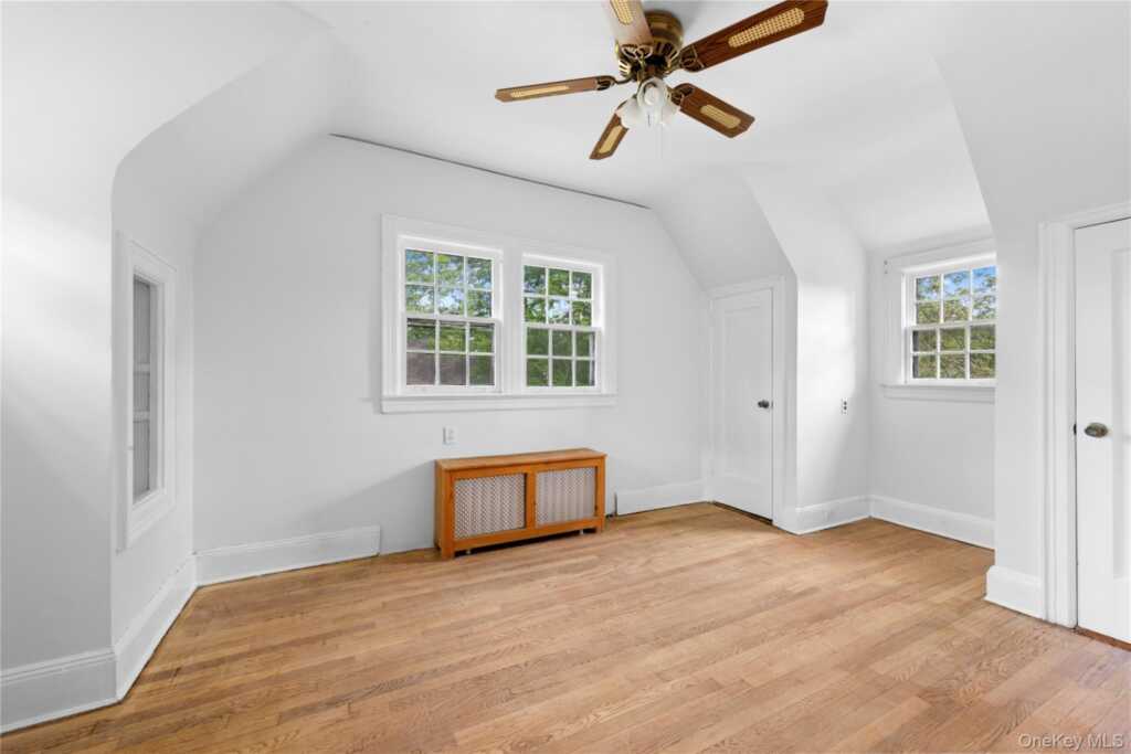 17 Old Orchard Road, New Rochelle, NY 10804 - Photo 26 of 32