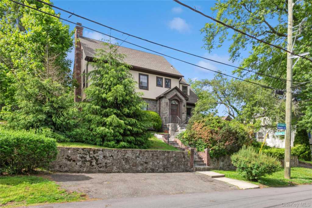 17 Old Orchard Road, New Rochelle, NY 10804 - Photo 30 of 32