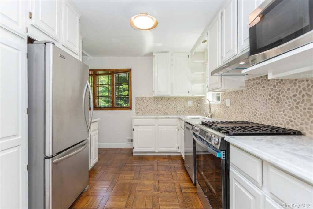9 Marlene Court, Rye, NY 10580 - Photo 10 of 37