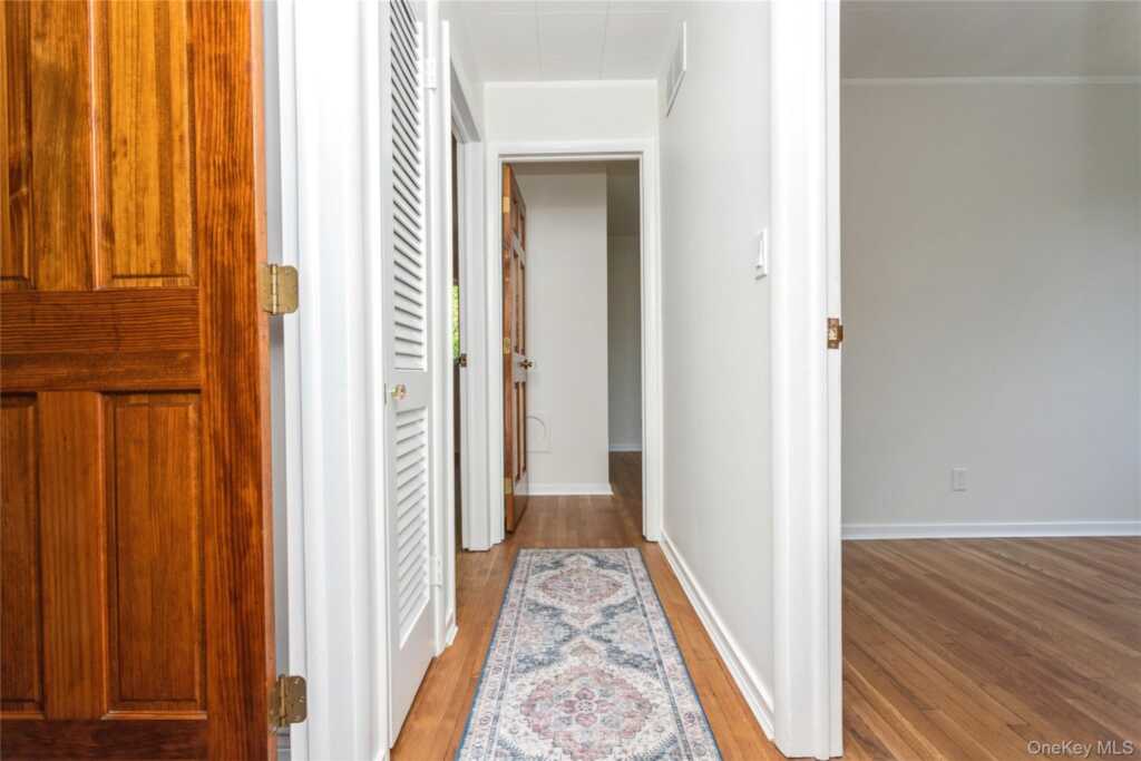 9 Marlene Court, Rye, NY 10580 - Photo 12 of 37