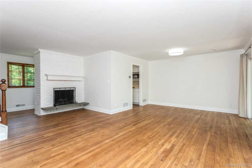 9 Marlene Court, Rye, NY 10580 - Photo 3 of 37