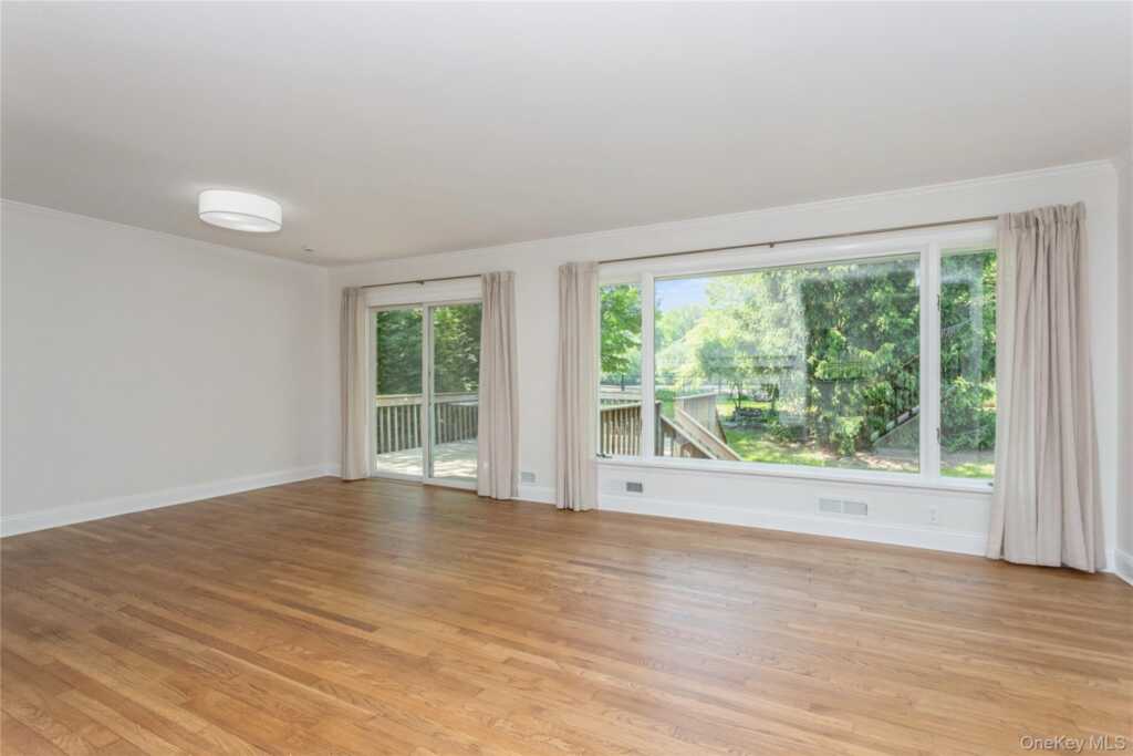 9 Marlene Court, Rye, NY 10580 - Photo 4 of 37