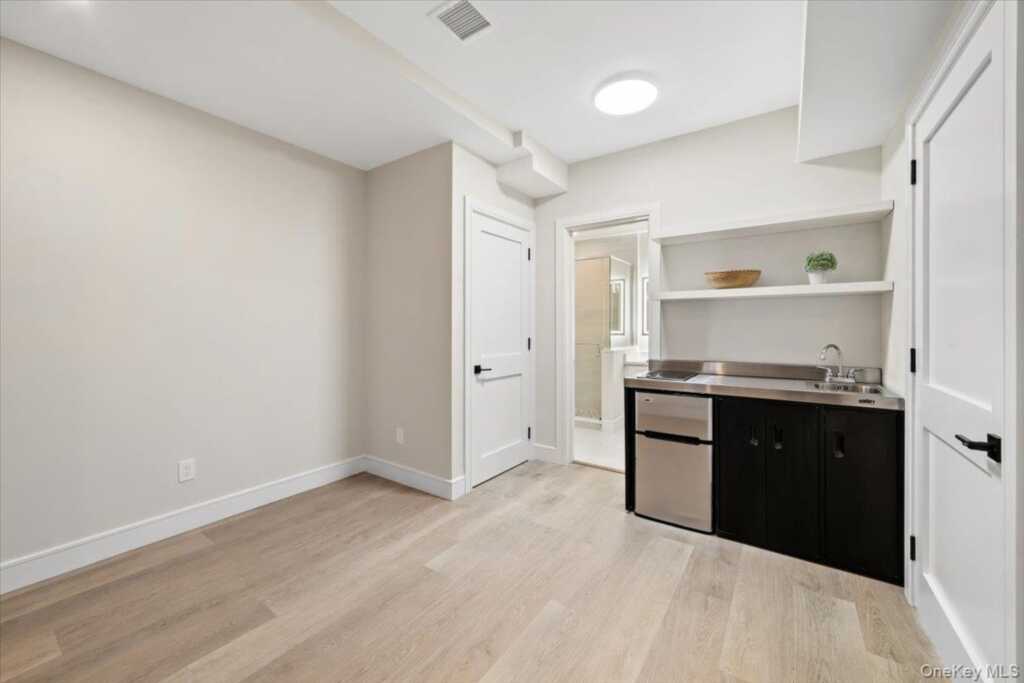 395 5th Avenue, New Rochelle, NY 10801 - Photo 19 of 26