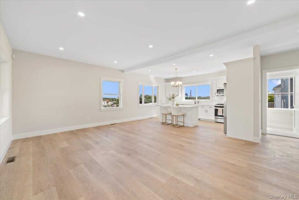 395 5th Avenue, New Rochelle, NY 10801 - Photo 6 of 26