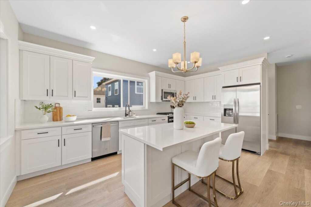 395 5th Avenue, New Rochelle, NY 10801 - Photo 8 of 26