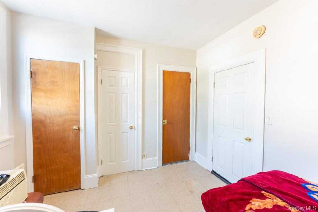 304 Lockwood Avenue, New Rochelle, NY 10801 - Photo 13 of 25