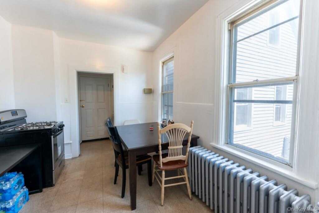 304 Lockwood Avenue, New Rochelle, NY 10801 - Photo 17 of 25