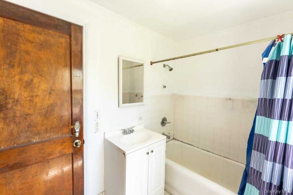 304 Lockwood Avenue, New Rochelle, NY 10801 - Photo 18 of 25
