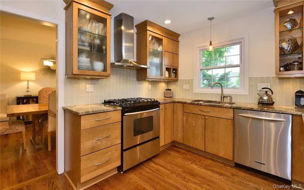 9 Franklin Avenue, Rye, NY 10580 - Photo 11 of 36