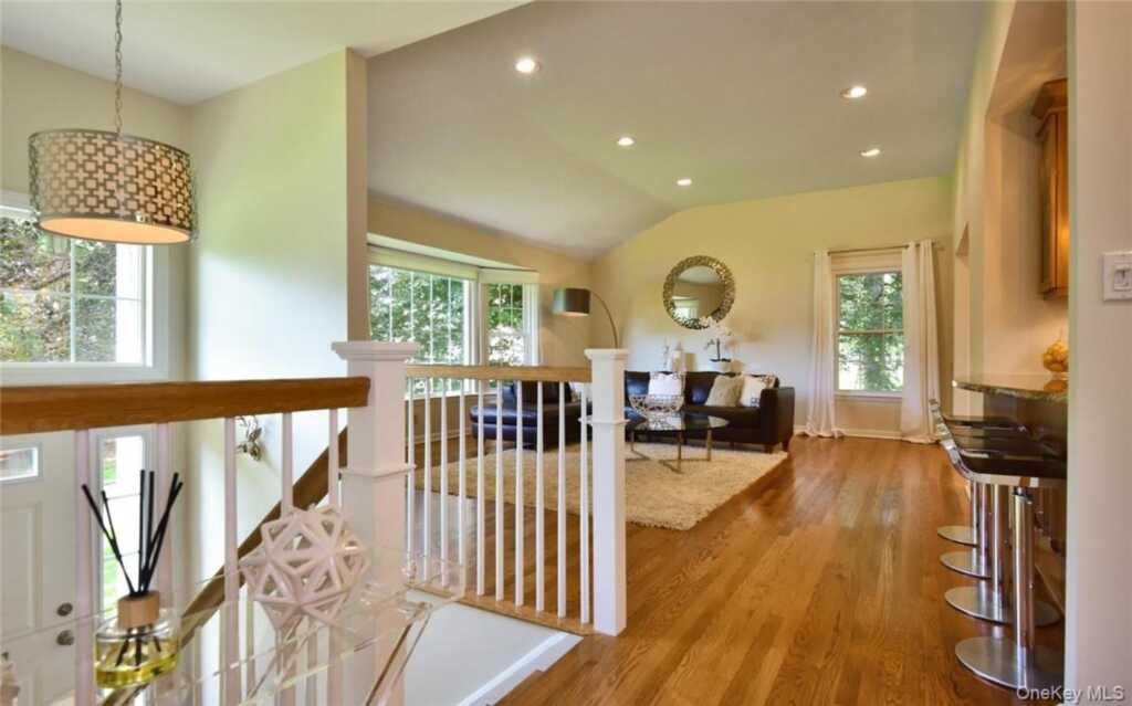 9 Franklin Avenue, Rye, NY 10580 - Photo 3 of 36