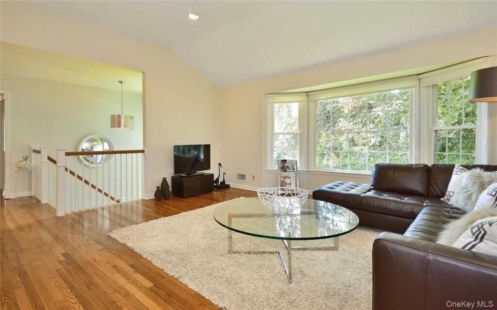 9 Franklin Avenue, Rye, NY 10580 - Photo 5 of 36