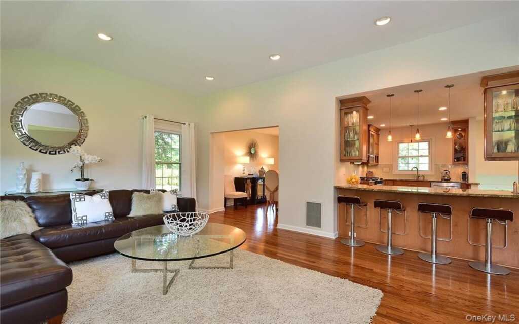 9 Franklin Avenue, Rye, NY 10580 - Photo 7 of 36