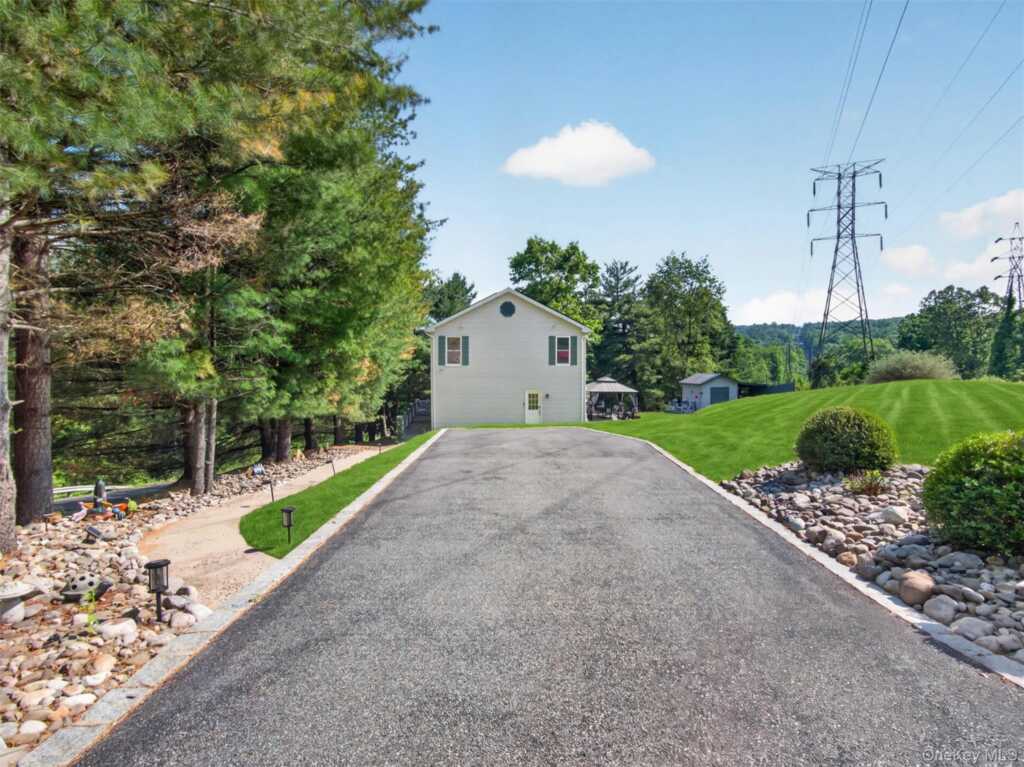 15 Central Highway, New City, NY 10956 - Photo 6 of 49