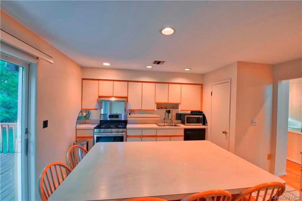 39 Bubenko Drive, Stony Point, NY 10923 - Photo 6 of 20