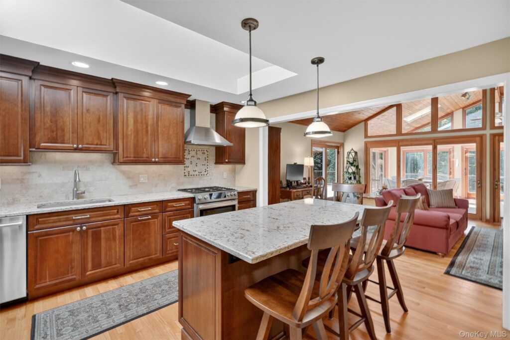 6 Sterling Forest Lane, Suffern, NY 10901 - Photo 11 of 46