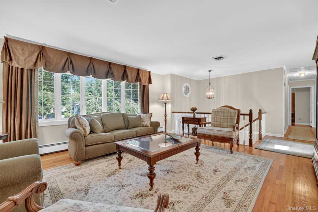 6 Sterling Forest Lane, Suffern, NY 10901 - Photo 5 of 46