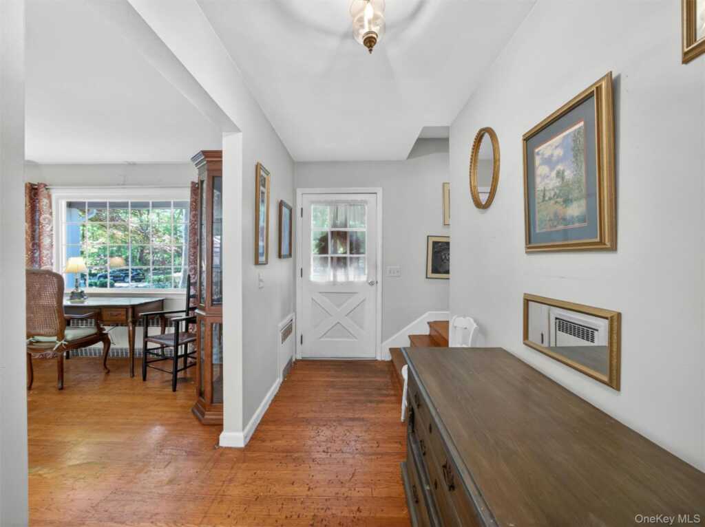 56 Oak Road, New City, NY 10956 - Photo 4 of 30