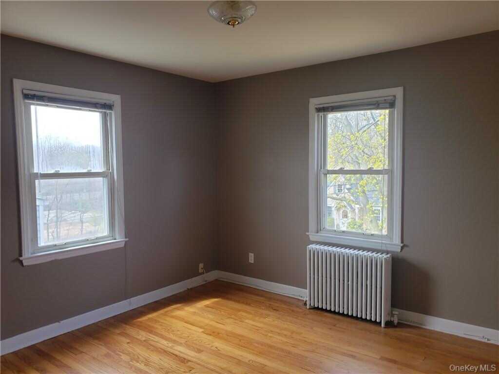 30 W George Avenue, Pearl River, NY 10965 - Photo 15 of 29