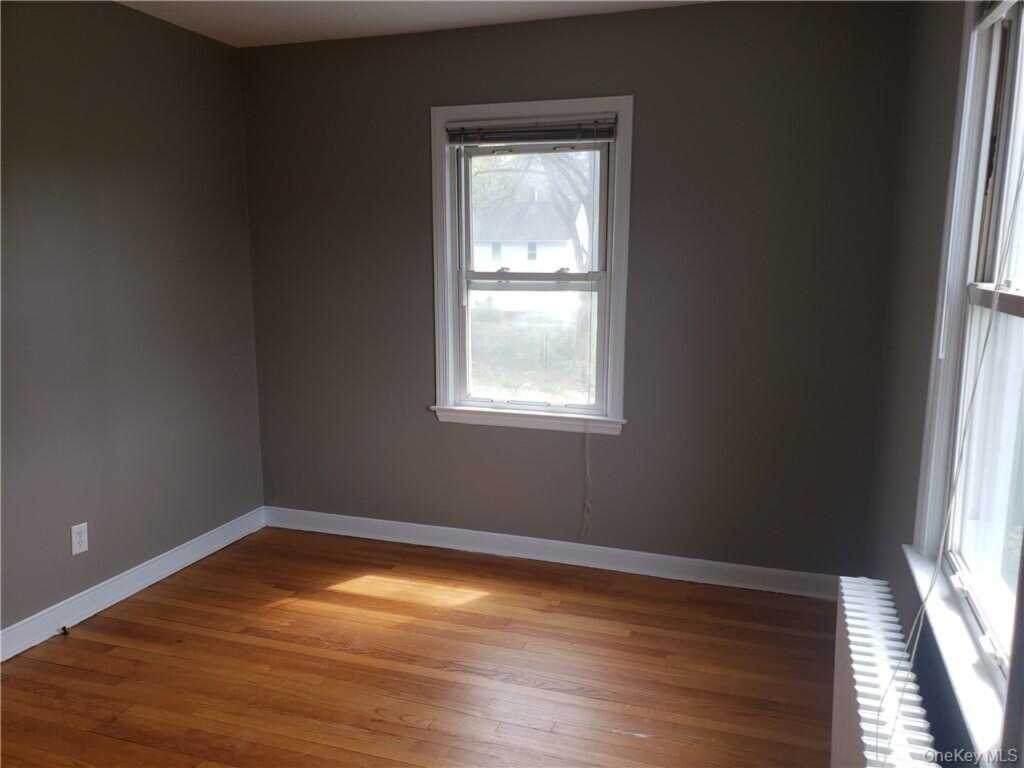 30 W George Avenue, Pearl River, NY 10965 - Photo 16 of 29