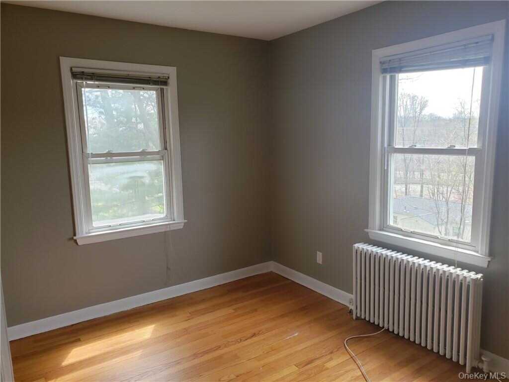 30 W George Avenue, Pearl River, NY 10965 - Photo 17 of 29