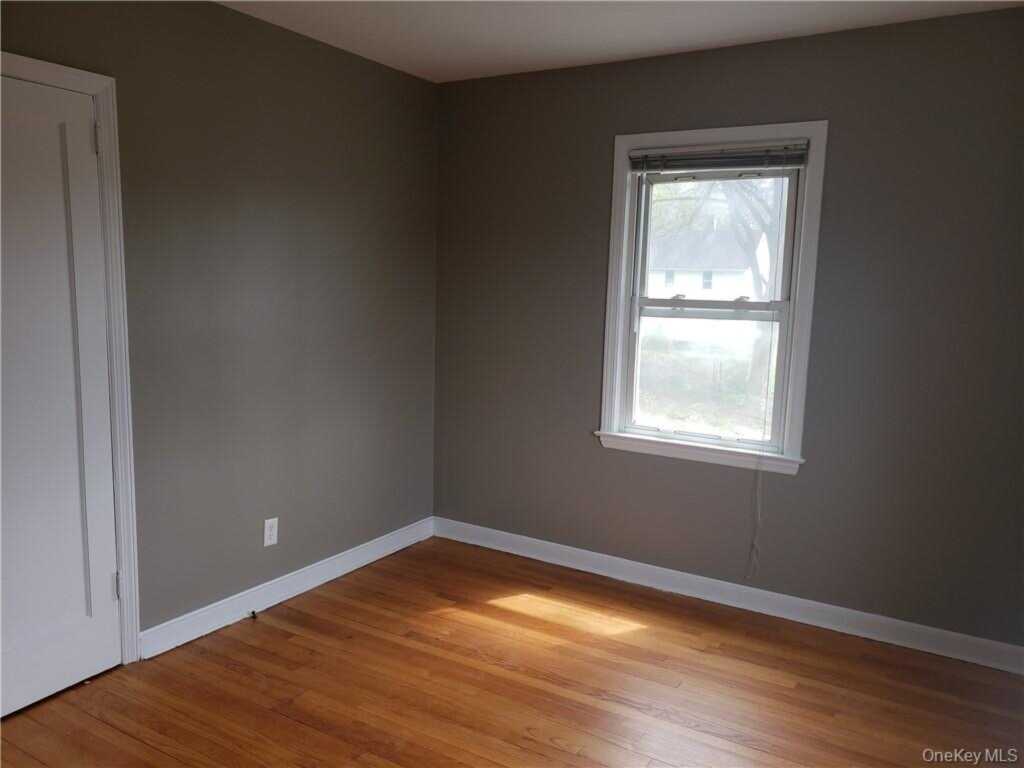 30 W George Avenue, Pearl River, NY 10965 - Photo 18 of 29