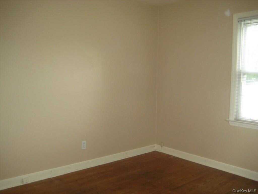 30 W George Avenue, Pearl River, NY 10965 - Photo 8 of 29