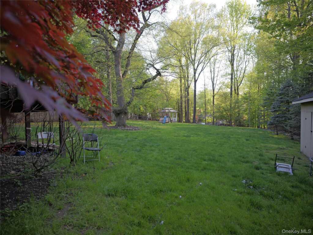 31 Dawn Lane, Suffern, NY 10901 - Photo 18 of 36