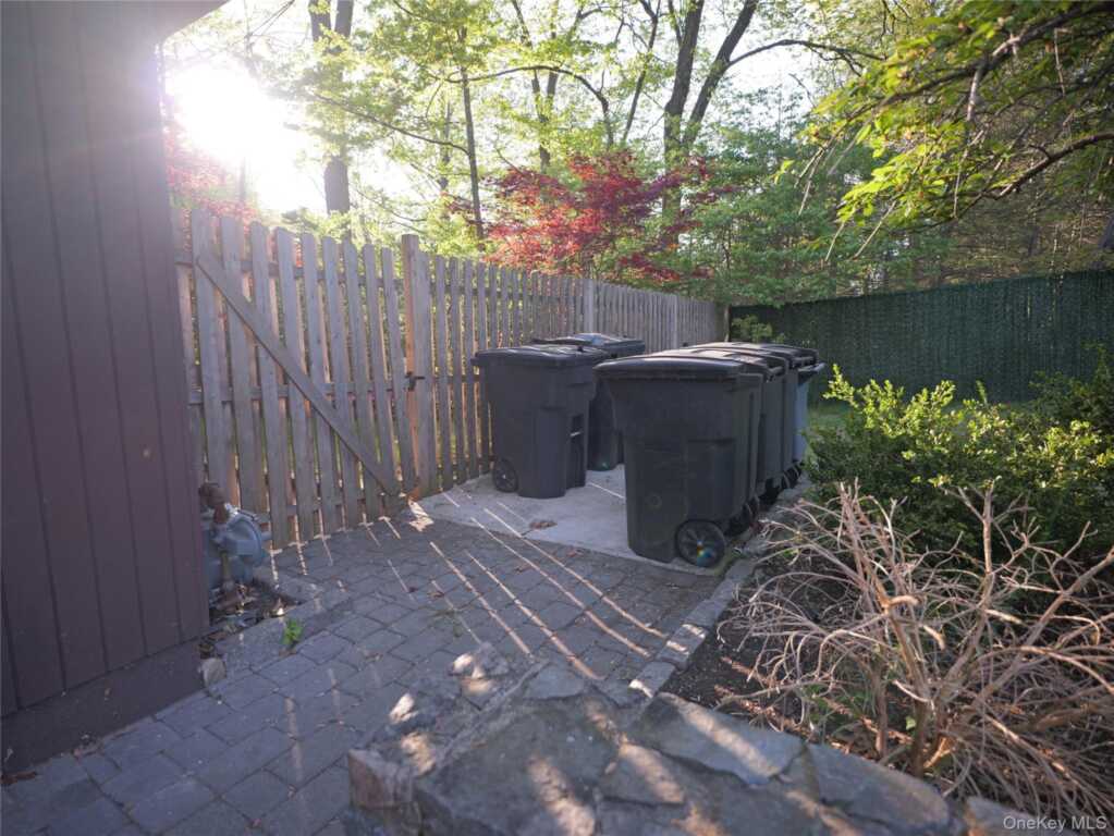 31 Dawn Lane, Suffern, NY 10901 - Photo 27 of 36