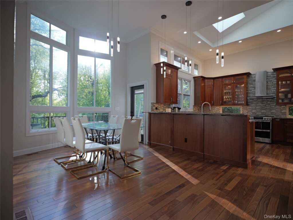 31 Dawn Lane, Suffern, NY 10901 - Photo 7 of 36
