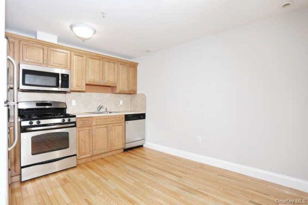 21 E Central Avenue, Unit #302, Pearl River, NY 10965 - Photo 17 of 33