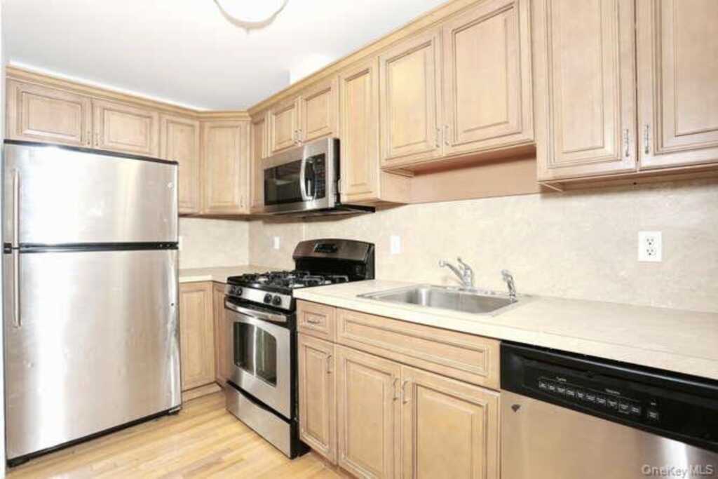 21 E Central Avenue, Unit #302, Pearl River, NY 10965 - Photo 19 of 33