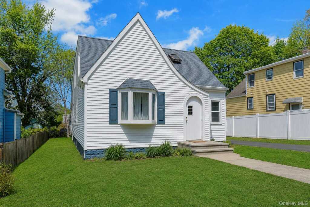 6 Willow Avenue, Nyack, NY 10960 - Photo 3 of 25