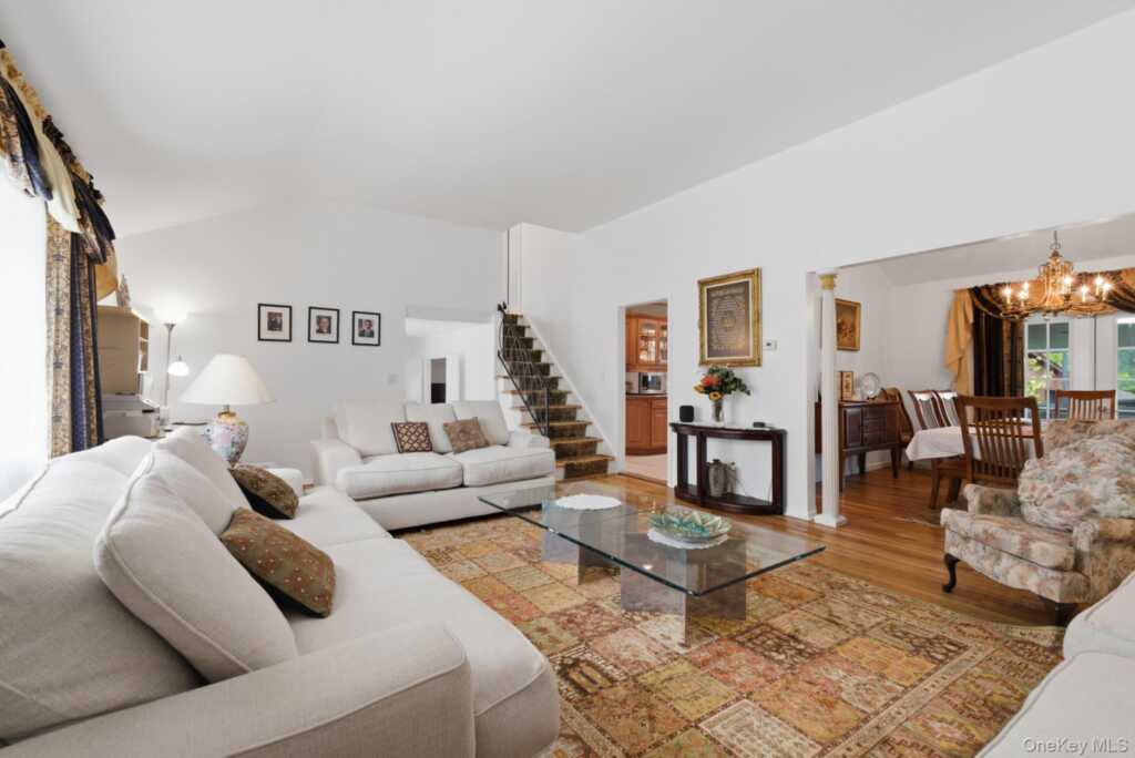 3 Baldwin Lane, New Rochelle, NY 10583 - Photo 12 of 36