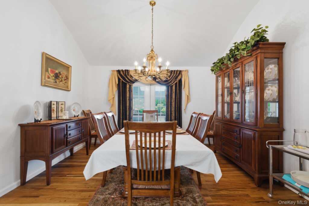 3 Baldwin Lane, New Rochelle, NY 10583 - Photo 14 of 36